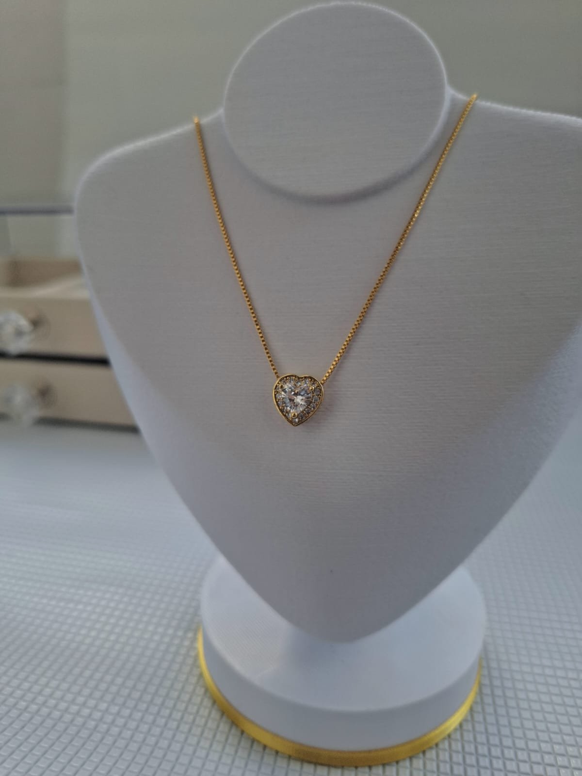 COLAR CORAÇÃO CRAVEJADO COM ZIRCÔNIAS - BANHADO A OURO