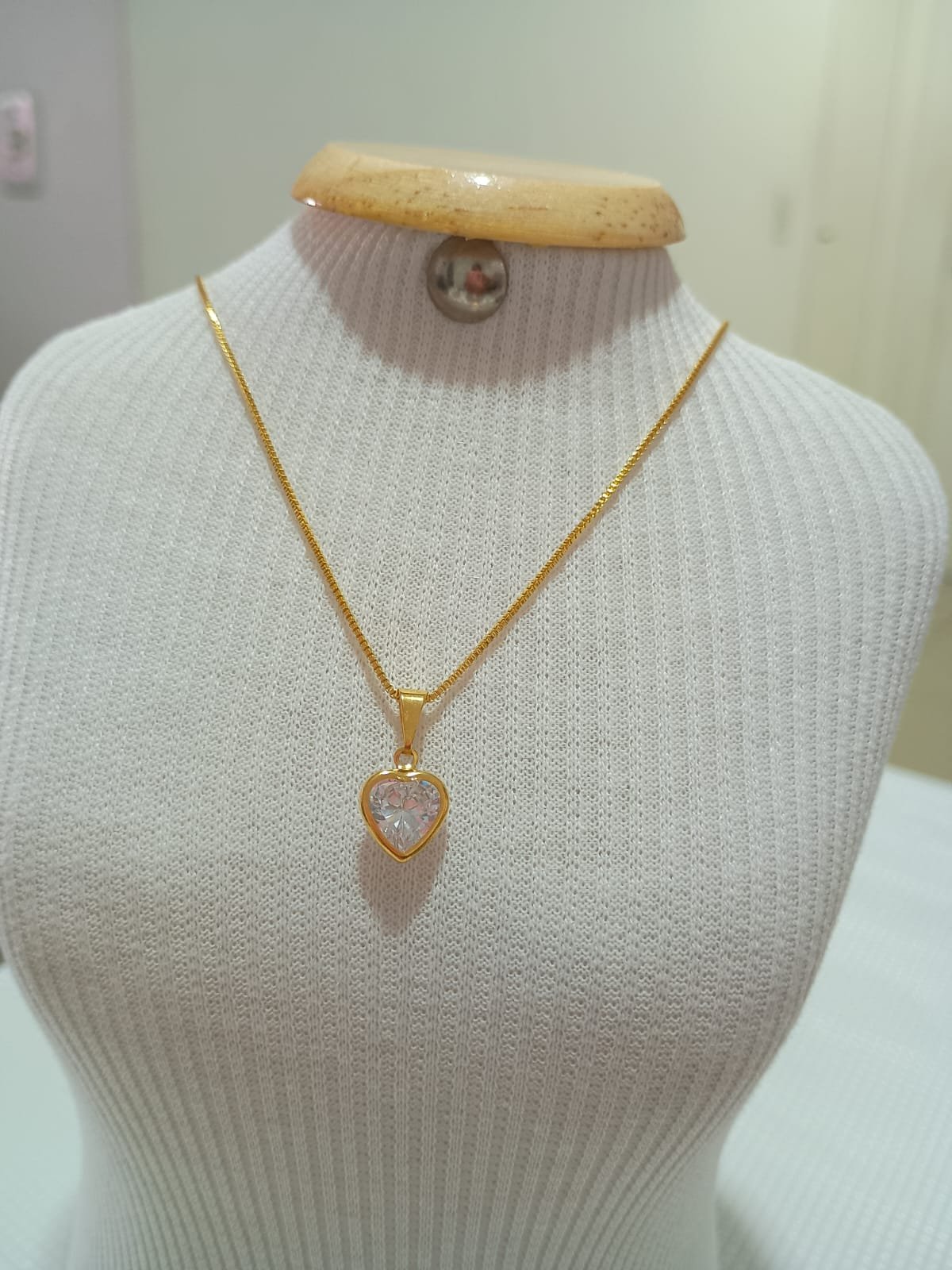 COLAR CORAÇÃO - BANHADO A OURO