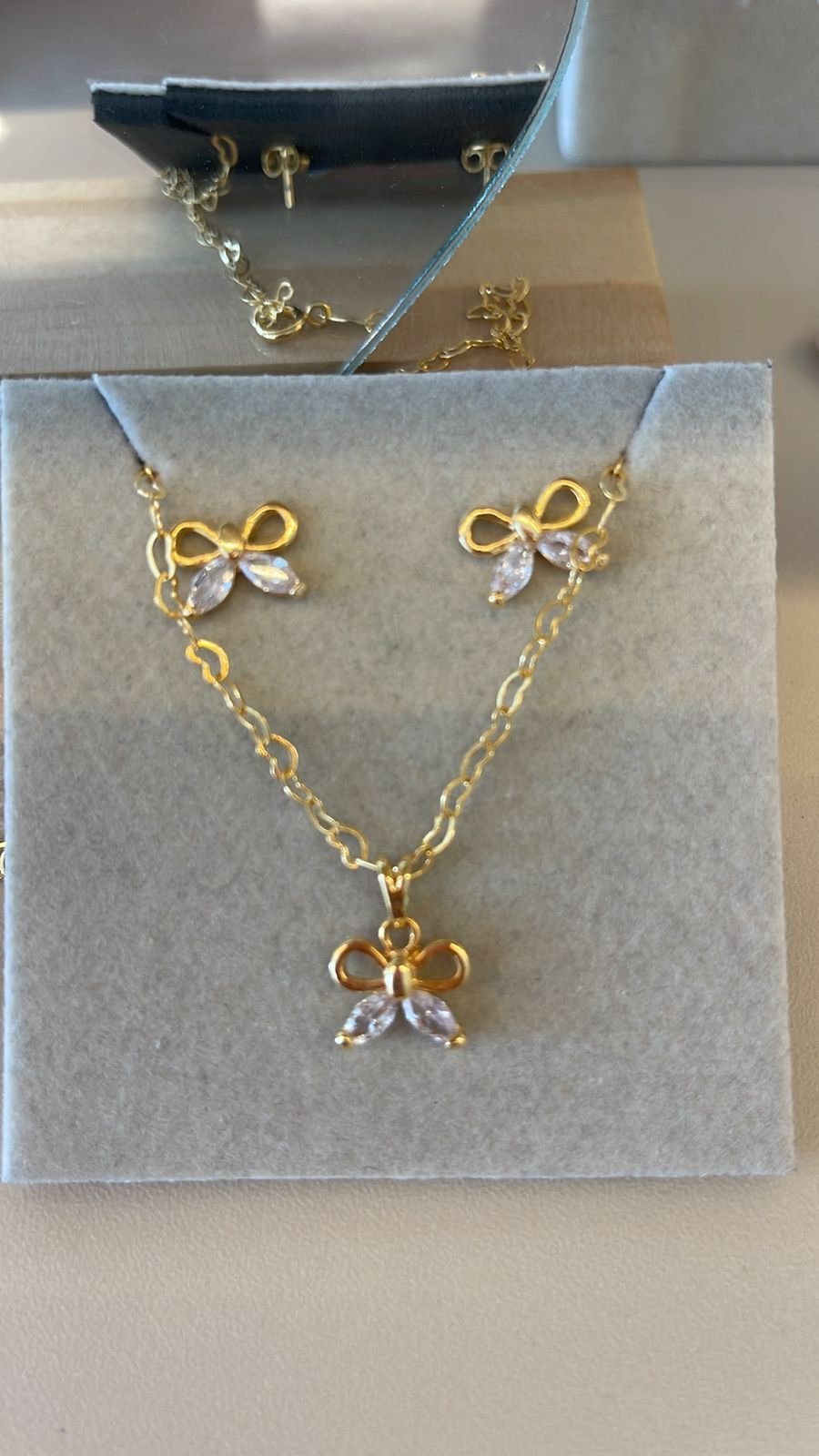 CONJUNTO ALICE- BANHO DE OURO.